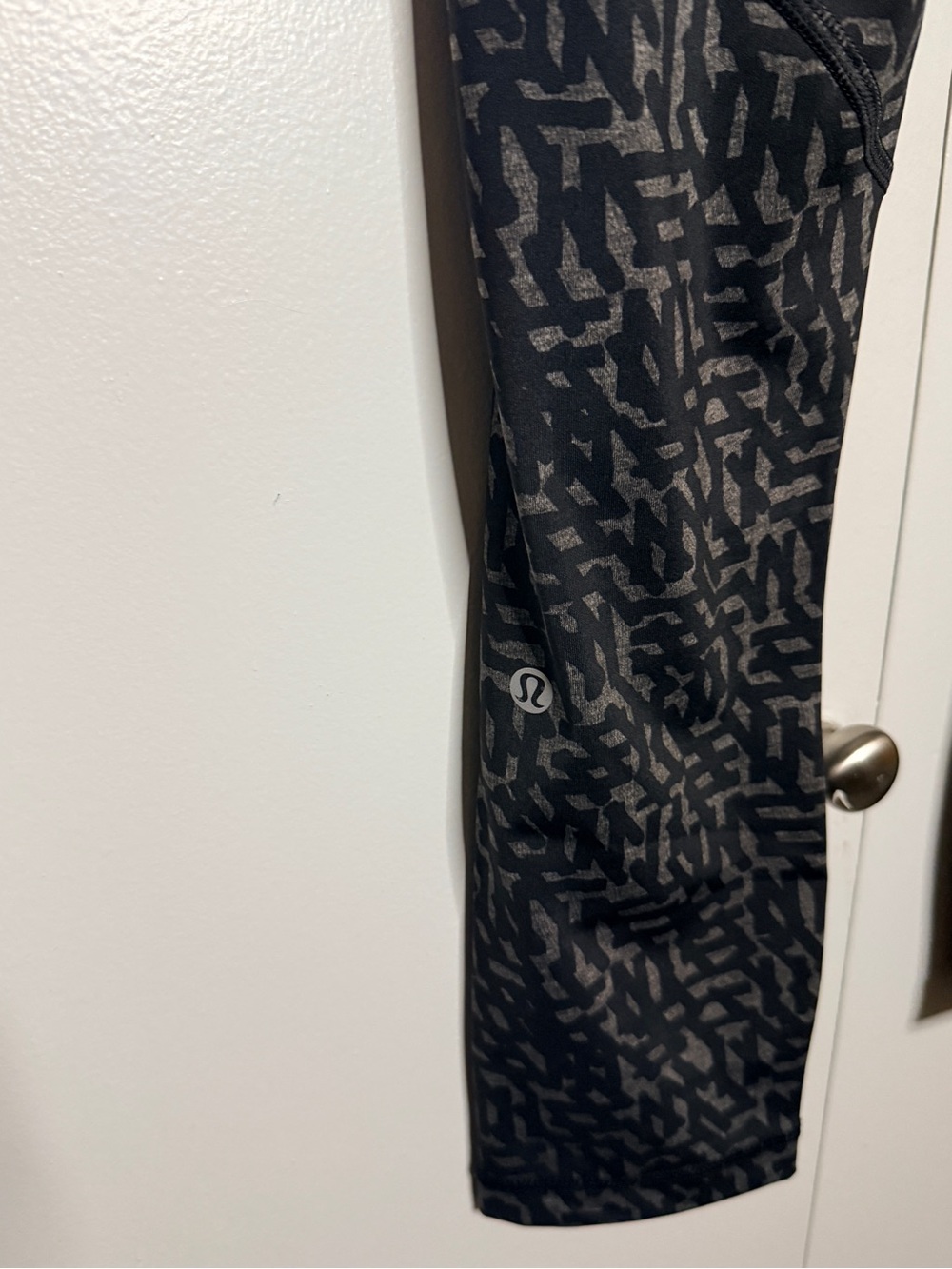 Lululemon 7/8 Leggings - Running in the City Collection - Picture 5 of 5